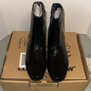 comfortview Black Patent Ankle Booties with Side Zip